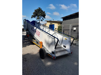 Escada de passageiros AERO-GSE stairs Towable stairs with the pedestrian movement ( 2,4-3,8m): foto 2