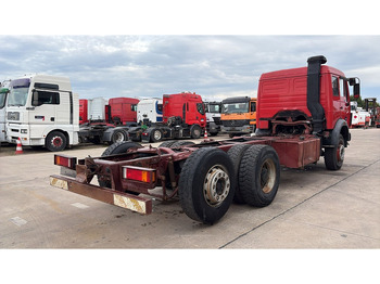Leasing de Mercedes-Benz SK 2233 (GRAND PONT / V8 AVEC 2X TURBO / BIG AXLE) Mercedes-Benz SK 2233 (GRAND PONT / V8 AVEC 2X TURBO / BIG AXLE): foto 4