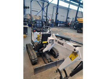 Mini escavadeira BOBCAT E10