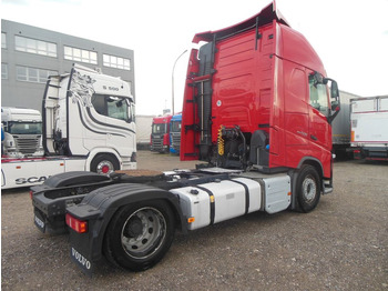 Tractor Volvo FH 13/500, LOWDECK, GLOBE XL, I PARK COOL, TOP!! Volvo FH 13/500, LOWDECK, GLOBE XL, I PARK COOL, TOP!!: foto 3 Tractor Volvo FH 13/500, LOWDECK, GLOBE XL, I PARK COOL, TOP!! Volvo FH 13/500, LOWDECK, GLOBE XL, I PARK COOL, TOP!!: foto 3