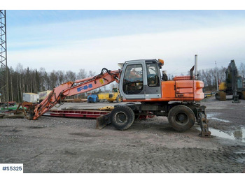 Escavadeira HITACHI