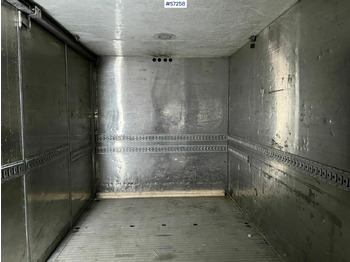 Leasing de  Scania P94 DB4x2NB260 Box truck Scania P94 DB4x2NB260 Box truck: foto 4