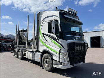 Camião de transporte de madeira VOLVO FH13