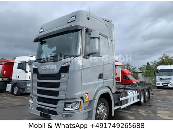 Camião transportador de contêineres/ Caixa móvel SCANIA S 450