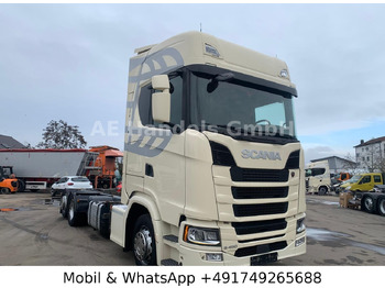 Camião transportador de contêineres/ Caixa móvel SCANIA S 450