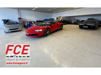 Automóvel FERRARI