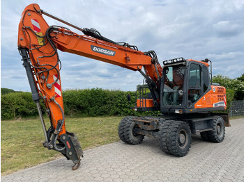Grua móvel DOOSAN DX170W-5