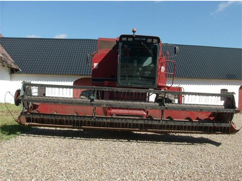 Ceifeira debulhadora CASE IH