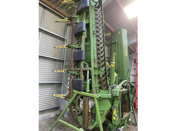 Máquina para produção de feno KRONE