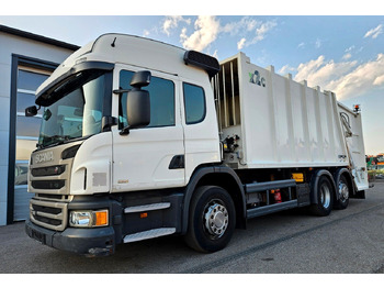 Caminhão de lixo SCANIA P