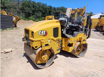 Compactador pequeno de asfalto CATERPILLAR