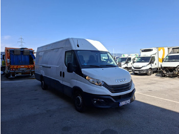 Furgão de passageiros IVECO Daily 35s16