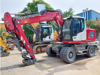 Escavadeira de rodas LIEBHERR A 914
