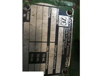 Cubo de roda por Máquina agrícola John Deere 3215 - Piasta: foto 3