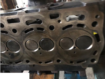 Cabeça do motor por Máquina agrícola Perkins 1104-44 - Głowica: foto 3