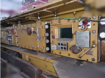 Máquina de mineração CATERPILLAR