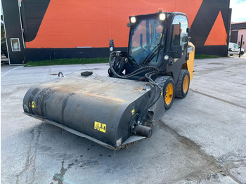 Pá carregadora de rodas JCB 155 T4 BUCKET & BRUSH: foto 2