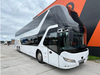Ônibus panorâmico NEOPLAN