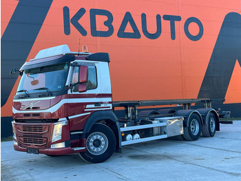 Camião transportador de contêineres/ Caixa móvel VOLVO FM 330
