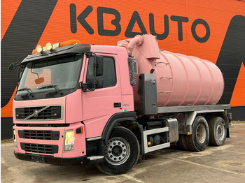 Caminhão limpa fossa VOLVO FM 330