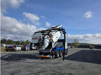 Caminhão limpa fossa RENAULT