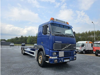 Camião transportador de contêineres/ Caixa móvel VOLVO FH16