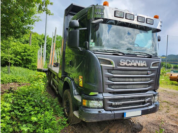 Camião de transporte de madeira SCANIA R 580