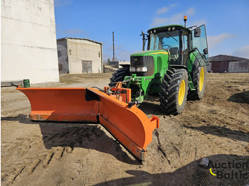 Trator JOHN DEERE 6820