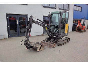 Mini escavadeira VOLVO EC18D