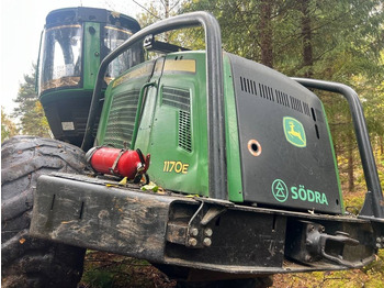 Harvester John Deere 1170 E: foto 2