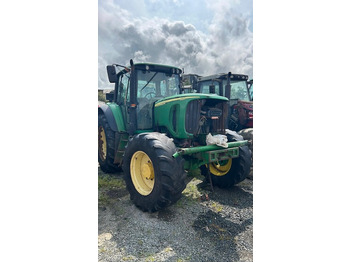 Trator JOHN DEERE 6820