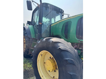 Trator JOHN DEERE 6820