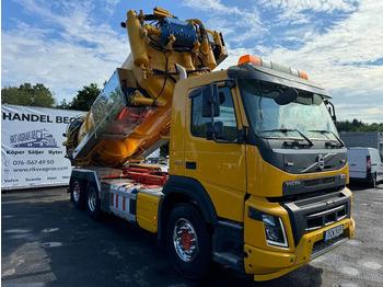 Caminhão limpa fossa VOLVO FMX 450