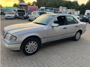 Sedan MERCEDES-BENZ