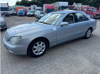 Sedan MERCEDES-BENZ