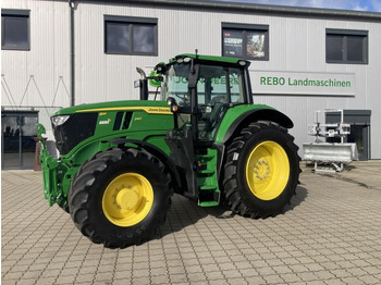 Trator JOHN DEERE