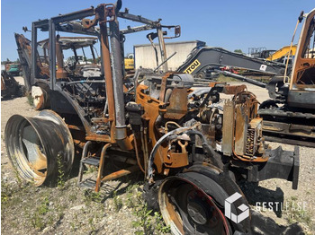 Trator CLAAS Axos 340