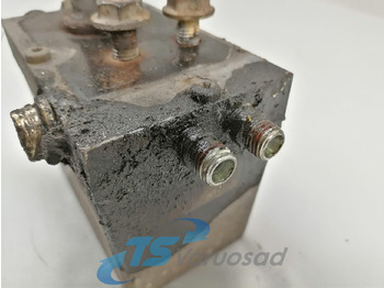 Suspensão da cabina por Camião Volvo Cab tilting pump 82053294: foto 3