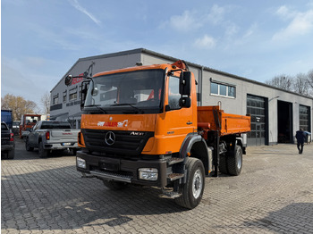 Camião basculante, Camião grua Mercedes-Benz 1833 Axor Kipper Kran Allrad: foto 2