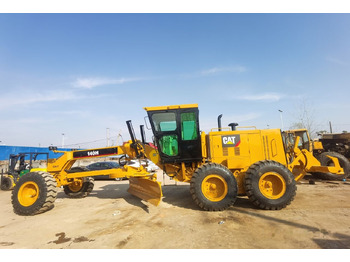 Motoniveladora CATERPILLAR 140H