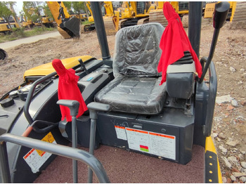 Escavadora de rastos Komatsu PC40MR: foto 2
