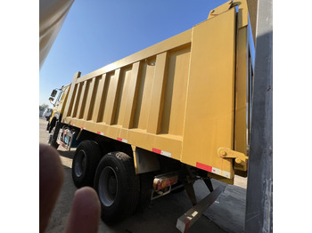 Camião basculante Sinotruk HOWO 371 6*4 Dump truck: foto 3
