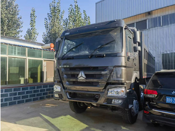 Camião basculante Sinotruk HOWO 8*4 Dump truck: foto 2