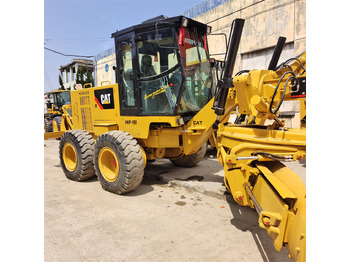 Motoniveladora CATERPILLAR 140H