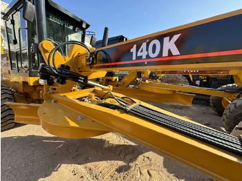 Motoniveladora CATERPILLAR 140H