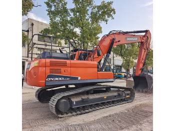 Escavadora de rastos DOOSAN DX300LC-9C DX300LCA: foto 2