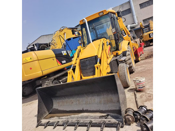 Retroescavadeira JCB 3CX