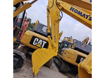 Escavadora de rastos KOMATSU PC210LC-8