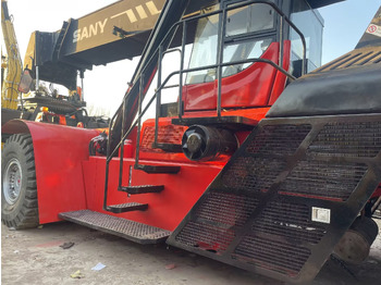 Reachstacker porta contentores