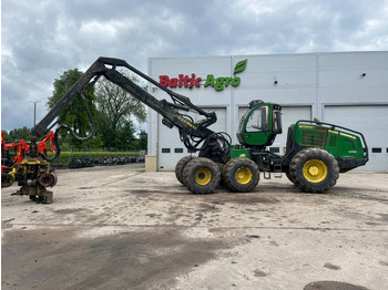Harvester JOHN DEERE